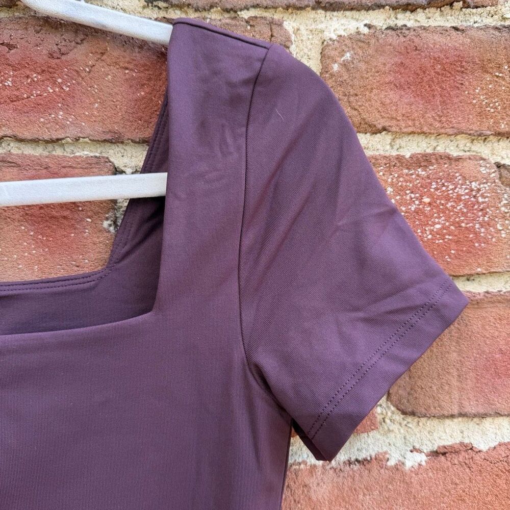 Babaton Contour Square Neck Short Sleeve Bodysuit Burgundy large NEW - Picture 4 of 9